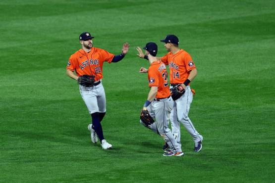 Mauricio Dubon disputó los Juegos 2 y 4 de la Serie Mundial.