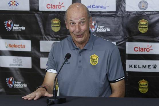 El uruguayo Miguel Falero sostendrá su primer partido en la fecha 13. FOTO: Neptalí Romero