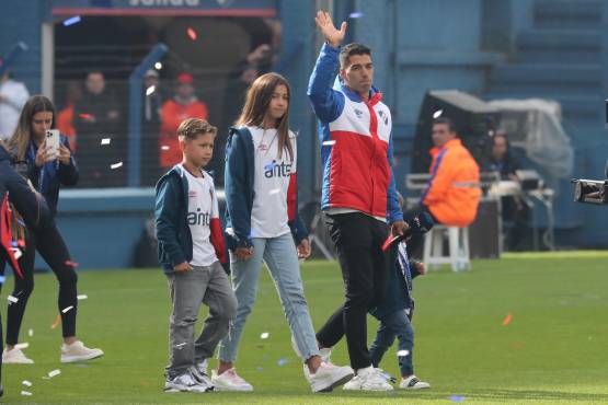 El mensaje que envió Messi a Luis Suárez luego de fichar por el Nacional de Uruguay: “El destino está escrito”