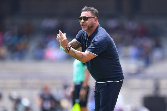 “Estos amargos no van a ganar ni por más que compren la Torre Eiffel... No saben ni putear”, dijo el “Turco” Mohamed en defensa de Lionel Messi.