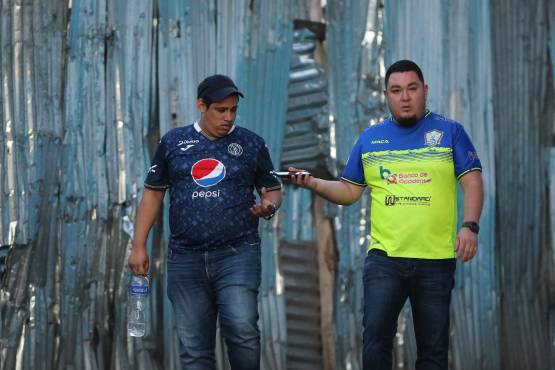 La afición comienza a llegar al recinto capitalino para el duelo. FOTOS: Alex Pérez/David Romero