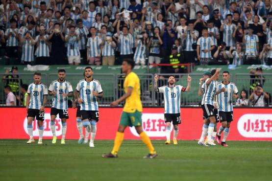 VIDEO: Así fue el tremendo golazo de Messi en el Argentina-Australia; la colgó imposible para el portero