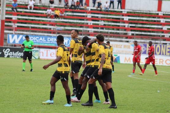 Real España goleó 3-0 a la Real Sociedad en la fecha 1 del Apertura 2024. FOTO: José Luis Barralaga