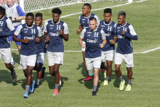 La SelecciÃ³n Sub-23 de Honduras entregÃ³ su listado preliminar de futbolistas para el PreolÃ­mpico de Concacaf 2020 donde hay inscritos 47 futbolistas, de los que al final solamente quedarÃ¡n 20 jugadores para la competencia que se juega del 20 de marzo al 1 de abril. - Ilce Barahona - Jeancarlo Vargas es un futbolista hondureÃ±o. Juega como mediocampista y su actual club es el Platense