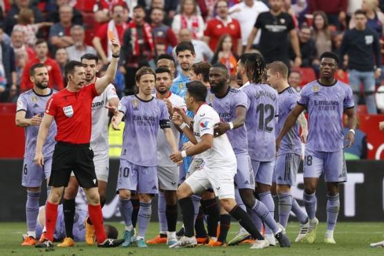 OFICIAL: Las ocho nuevas reglas de FIFA que cambian el fútbol mundial; la norma Mbappé, un árbitro más y el rol del técnico