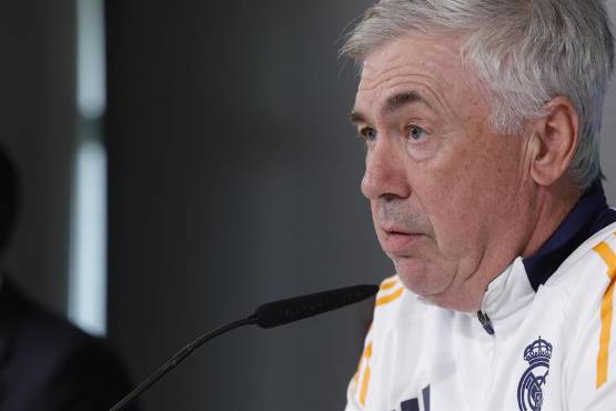 Ancelotti tiene la difícil tarea de ganarlo todo en este mes de diciembre. Foto: EFE