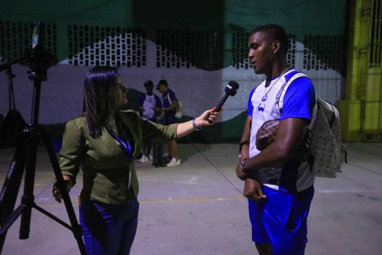 Beckeles atendió a la periodista de Diario DIEZ, Claudia Torres.
