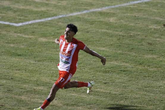 Luis Palma tuvo un gran torneo Apertura con el Vida y finalmente se va al extranjero.