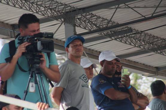 Óscar ‘Cocli’ Salgado, encargado del filial de Olimpia, acompañó a Troglio a visitar prospectos del Gimnástico.