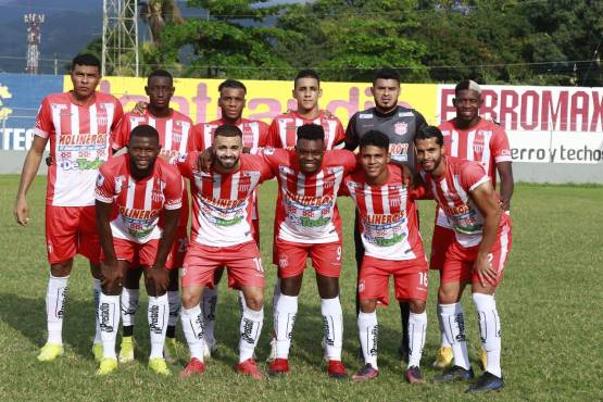 El Vida ya con los refuerzos; Elison Rivas, Víctor Blasco, Rafael Agámez y Nelson Muñoz que ya tuvieron minutos en el amistoso frente al Honduras Progreso.