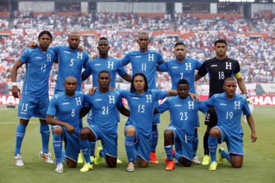 HONDURAS: Noel Valladares, Bryan Beckeles, VÃ­ctor BernÃ¡rdez, Maynor Figueroa, Emilio Izaguirre (Mario MartÃ­nez, min.90), Marvin ChÃ¡vez (Andy NÃ¡jar, min.60), Luis Garrido (Jorge Claros, min.46), Wilson Palacios, Roger Espinoza (Juan Carlos GarcÃ­a, min.87), Jerry Bengtson (Jerry Palacios, min.74) y Carlo Costly (Edder Delgado, min.69).durante el juego Honduras vs Inglaterra en el estadio Sun Life en Miami , amistoso previo al mundial Brasil 2014.