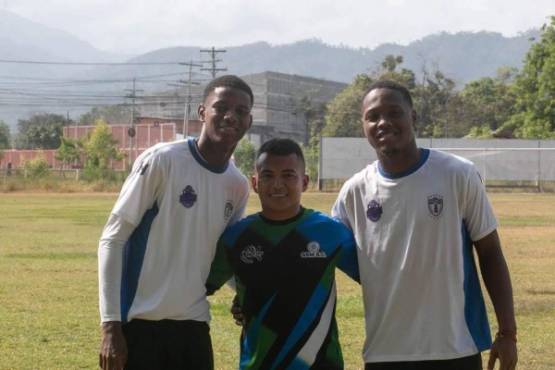 Julián Solano, el informático que se ganó la confianza de Pedro Troglio en tres días, sus referentes y su debut soñado