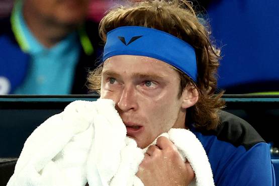 Andrey Rublev fue completamente superado por el serbio Novak Djokovic.