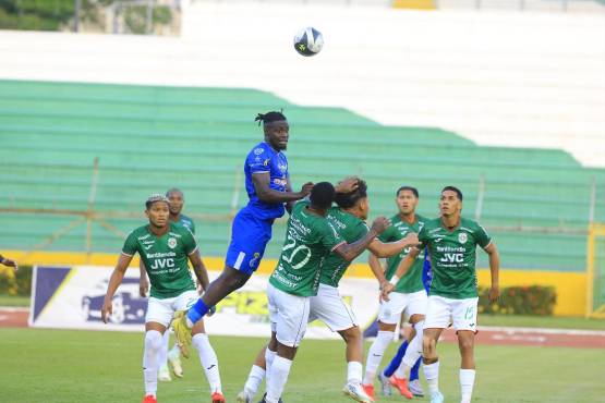 Marathón, con cuatro minutos mortíferos y lapidarios, despedazó a un Victoria que se quedó sin gasolina en el Olímpico