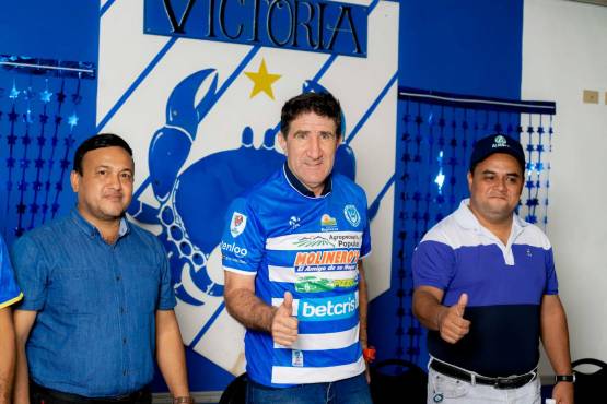 El argentino Héctor Vargas es presentado como nuevo entrenador del Victoria para el Clausura 2023