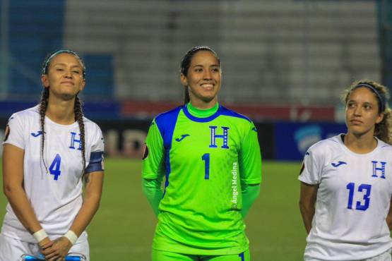 Madelinne Nieto se perdió la fiesta de graduación universitaria por viajar con la Selección de Honduras.