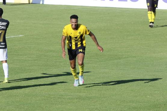 Jack Baptiste y su exposición sobre el triunfo ante Diriangén, la decisión de quedarse en Real España y, ¿regresará al Olimpia?