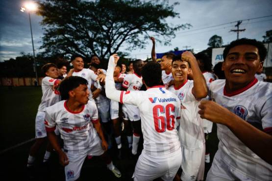 Dani Turcios rompió la sequía de siete años sin títulos en Olimpia reservas.