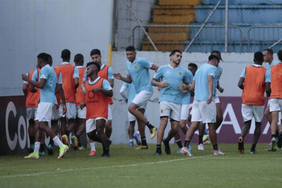 Entrenamiento de Real España este miércoles en el estadio Morazán. Foto: Neptalí Romero.