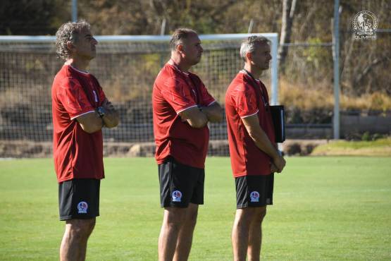 Campeón con River y delivery en pandemia: La particular historia de Javier “El Mono” Claut, la mano derecha de Lavallén que dirigirá a Olimpia en el clásico ante Motagua