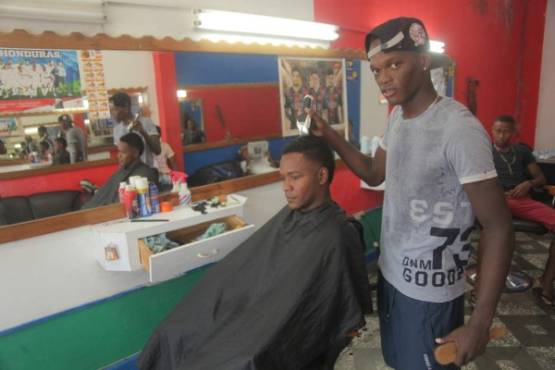 Felix Crisanto el Peluquero y jugador de Victoria en el Clausura 2014- 2015