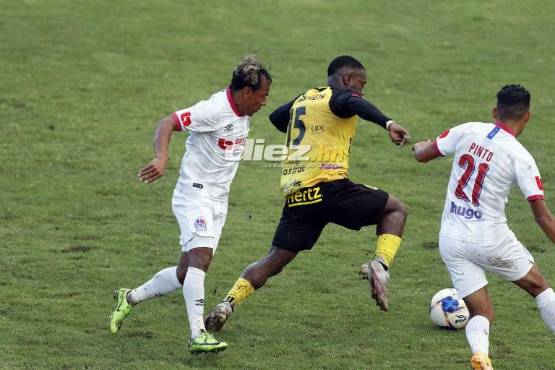 Héctor Vargas se estrena con Real España venciendo al Olimpia en vibrante clásico en La Ceiba