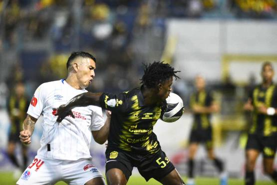 Real España venció a un pobre y deslucido Olimpia y la máquina de Jeaustin Campos se sube al liderato del torneo