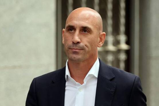 Luis Rubiales fue detenido, lo que pasó después y la acusación: cuentas bloqueadas y un auto embargado
