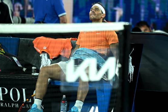Día negro para Rafa Nadal en el Abierto de Australia: ¡Eliminado y lesionado en la primera ronda!