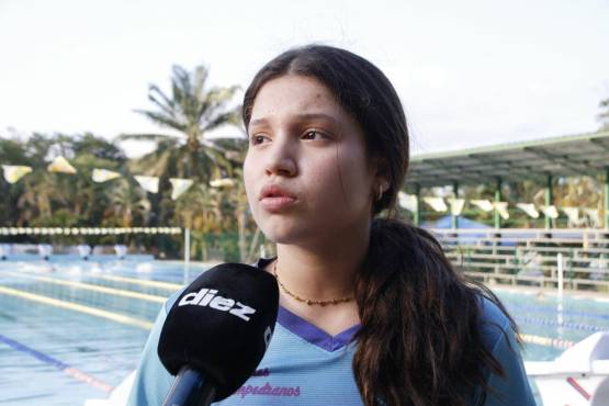 Debbie Mejía, nadadora hondureña.