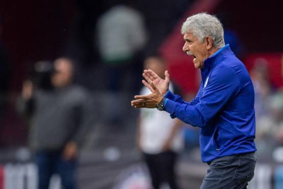 Ricardo Ferretti ya debutó como entrenador de Cruz Azul.