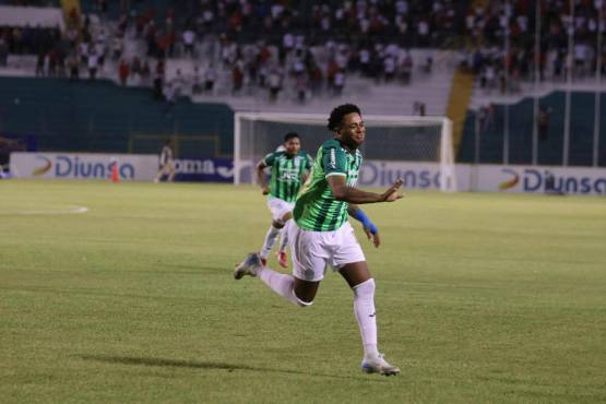 Sacaza inició la victoria de Marathón sobre Olimpia al minuto 44. Foto: Mauricio Ayala.
