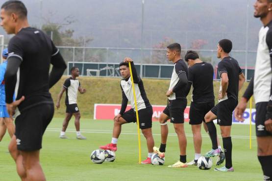 Michaell Chirinos le responde sin rodeos al Patón Mejía: No está feliz; ya sabe lo que tiene que hacer