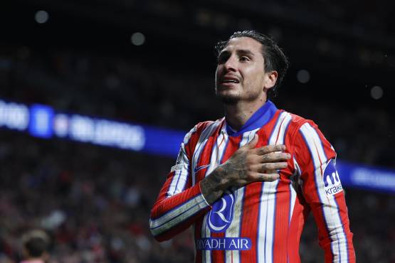 MADRID, 19/09/2024.- El defensa uruguayo del Atlético de Madrid, José María Giménez, celebra el segundo gol del equipo rojiblanco durante el encuentro correspondiente a la primera jornada de la Liga de Campeones que disputan hoy jueves Atlético de Madrid y el RB Leipzig en el estadio Cívitas Metropolitano de Madrid. EFE/ Kiko Huesca.