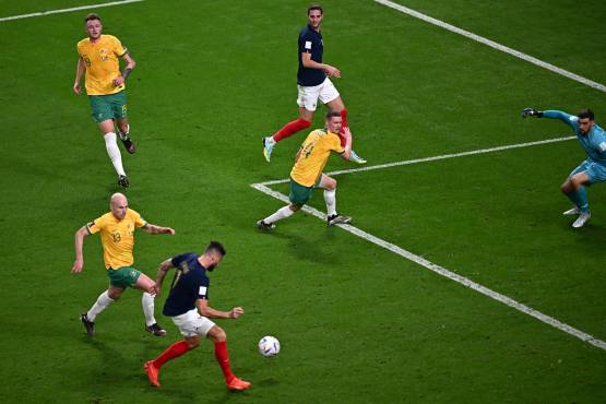 La campeona Francia debuta en Qatar 2022 arrollando a Australia con doblete de un histórico Giroud