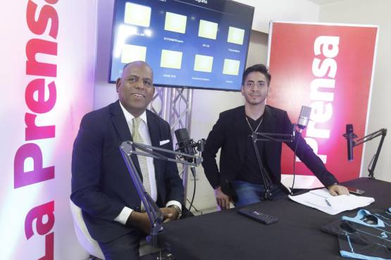 José Luis Barralaga y Daniel Ramírez, encargados de liderar la narración de DIEZ desde el Estadio Virtual. FOTO: Neptalí Romero