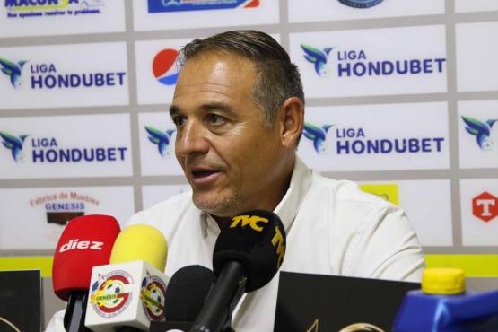 Tota Medina, muy categórico en conferencia de prensa tras el Génesis - Marathón: “Ningún jugador garantiza las victorias”