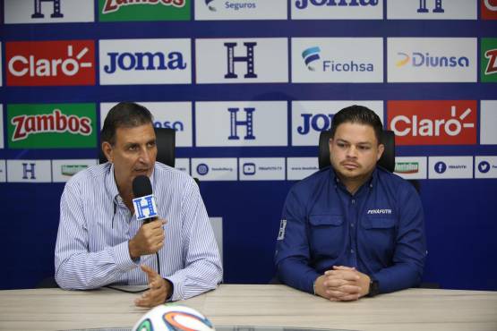 Jorge Salomón compadeció en una conferencia de prensa que duró más de 20 minutos. FOTO: Andro Rodríguez