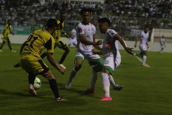 Génesis de Comayagua y el Platense han sido los clubes con mejor rendimiento en el torneo Clausura; sin embargo, en el primer com- bate de final fueron los locales los que pegaron primero