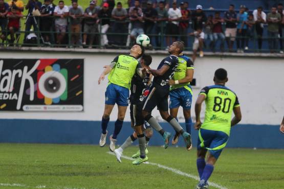 Olancho FC, con autogol de Wesly Decas, le pega a Motagua y le corta racha triunfal a Ninrod Medina