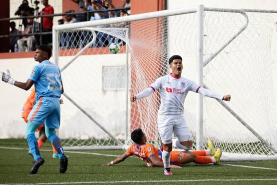 Kelvin Manzánarez abrió el marcador en la final. Olimpia venció 3-1 a UPN como visitante.