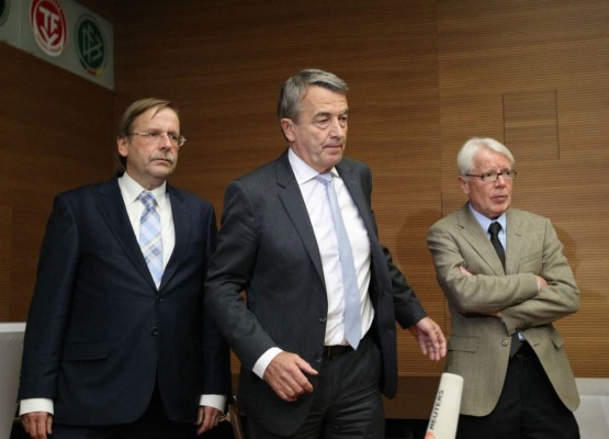 Dimite presidente de la Federación Alemana de Fútbol