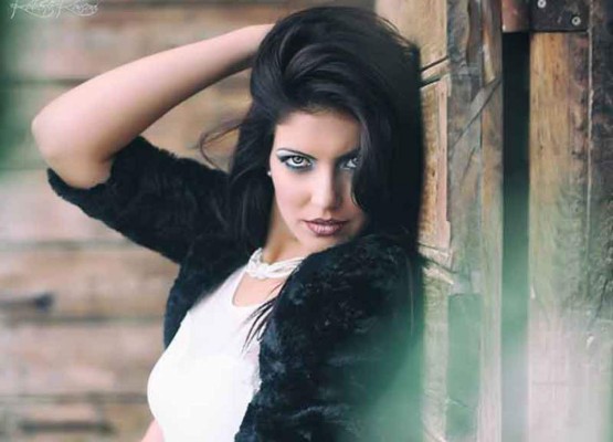 Galería: Modelo italiana promete desnudarse si el Cagliari de David Suazo asciende