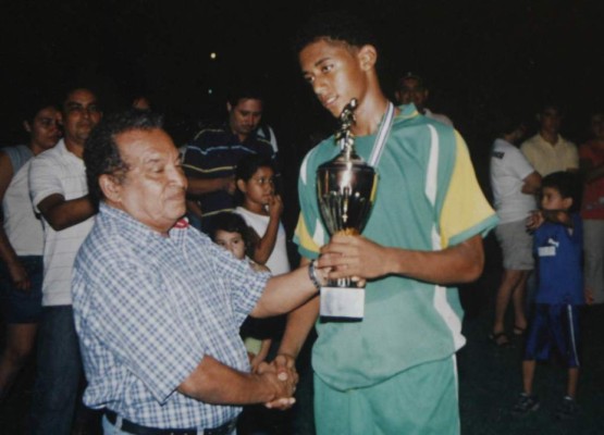 Los 25 años del hondureño Choco Lozano en 18 inolvidables fotos