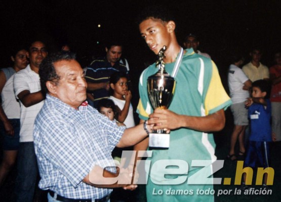 El álbum del 'Choco' Lozano: De tocar el tambo en barrio el Patrol al Tenerife