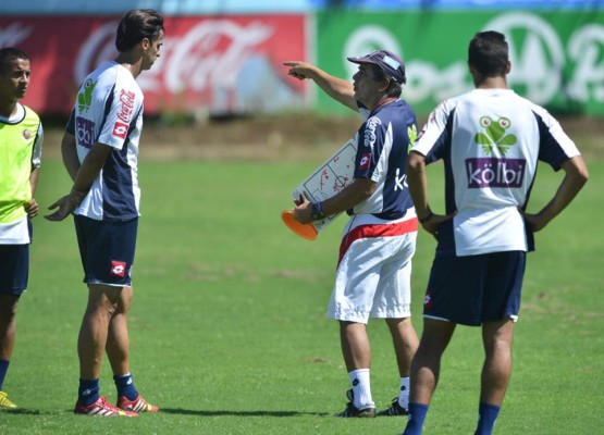 'Bolillo' Gómez y Jorge Luis Pinto, dos técnicos amigos de las polémicas