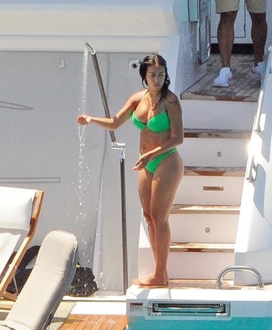 Georgina Rodríguez deslumbra a bordo de un yate en los últimos días de las vacaciones de Cristiano Ronaldo