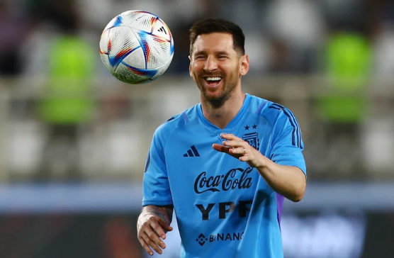 Locura por Argentina de cara al último amistoso y al Mundial: las bromas de Messi, una sorpresiva llegada y los intrusos