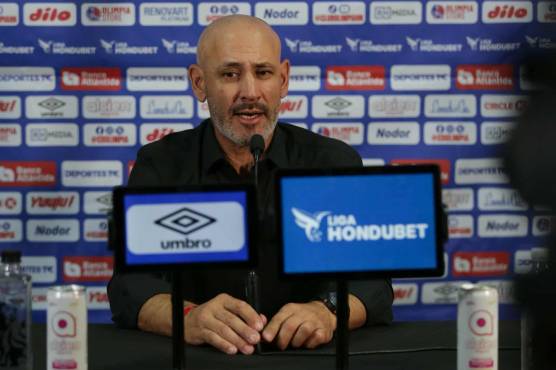 Eduardo Espinel habló sobre lo importante que es Álvarez en Olimpia. Foto: Emilio Flores.