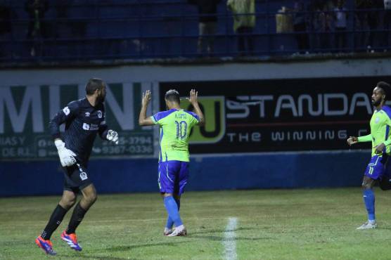 Olimpia bate al Olancho FC con gol de Edwin Solano, que tenía un minuto de estar en el campo; escalada del león en la tabla